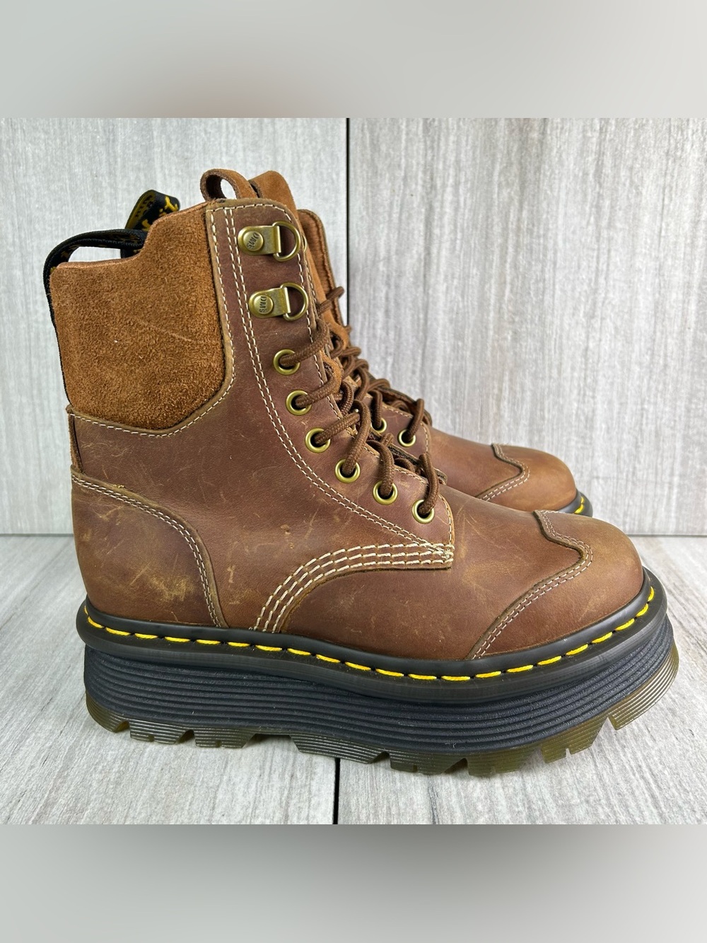 NEW Dr. Martens Docs Rustic Brown Leather Zebzag 8 Tie Combat Boot Womens Size 5